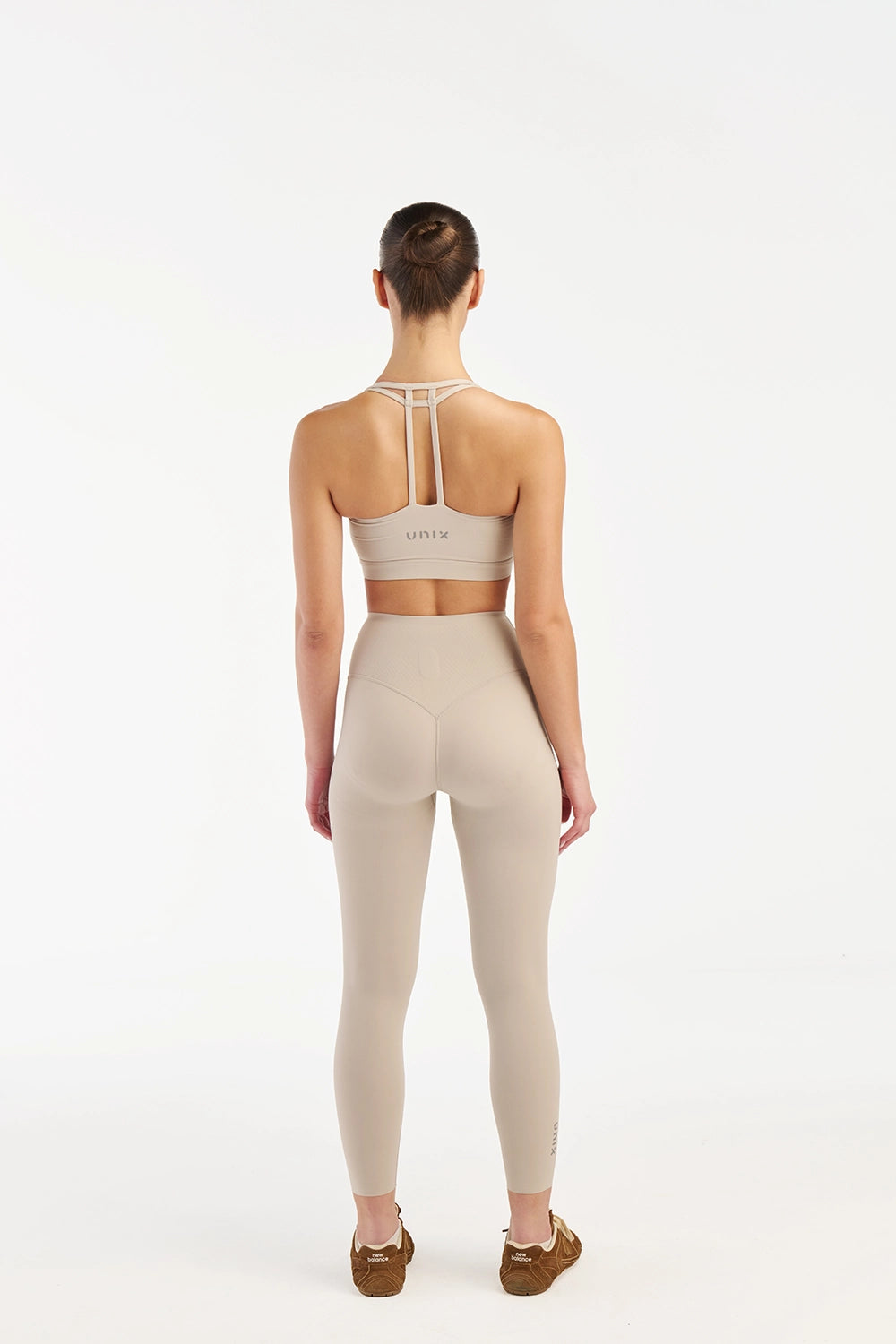 Cream sculpting set women premium fit lifestyle activewear - UNIX | طقم نحت الجسم كريمي نسائي بقصة فاخرة لايف ستايل أكتيف وير - UNIX