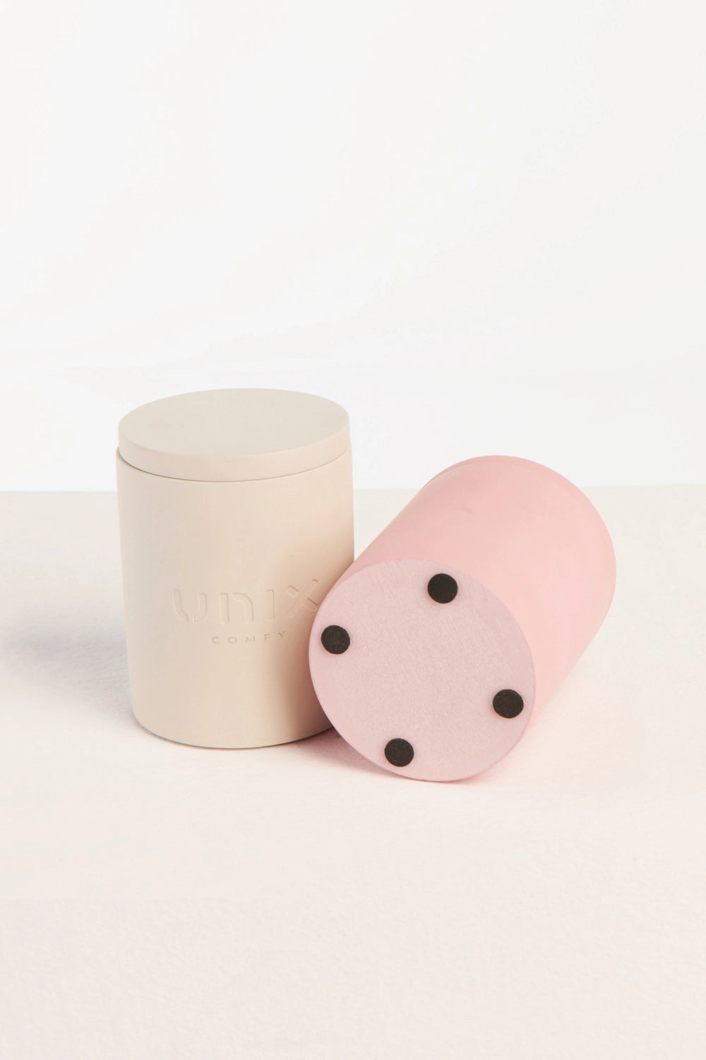 Powder pink candle product photo premium UNIX home accessory - UNIX | لقطة منتج شمعة بينك باودر إكسسوار منزلي فاخر UNIX - UNIX