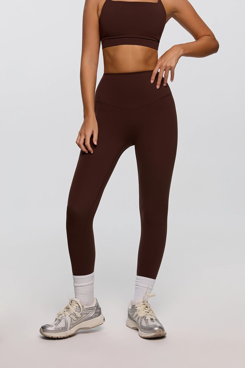 Brown sculpting leggings for women high waist - UNIX activewear | ليقنز بني نسائي هاي ويست نحت الجسم مريح ومرن للتمارين اليومية
