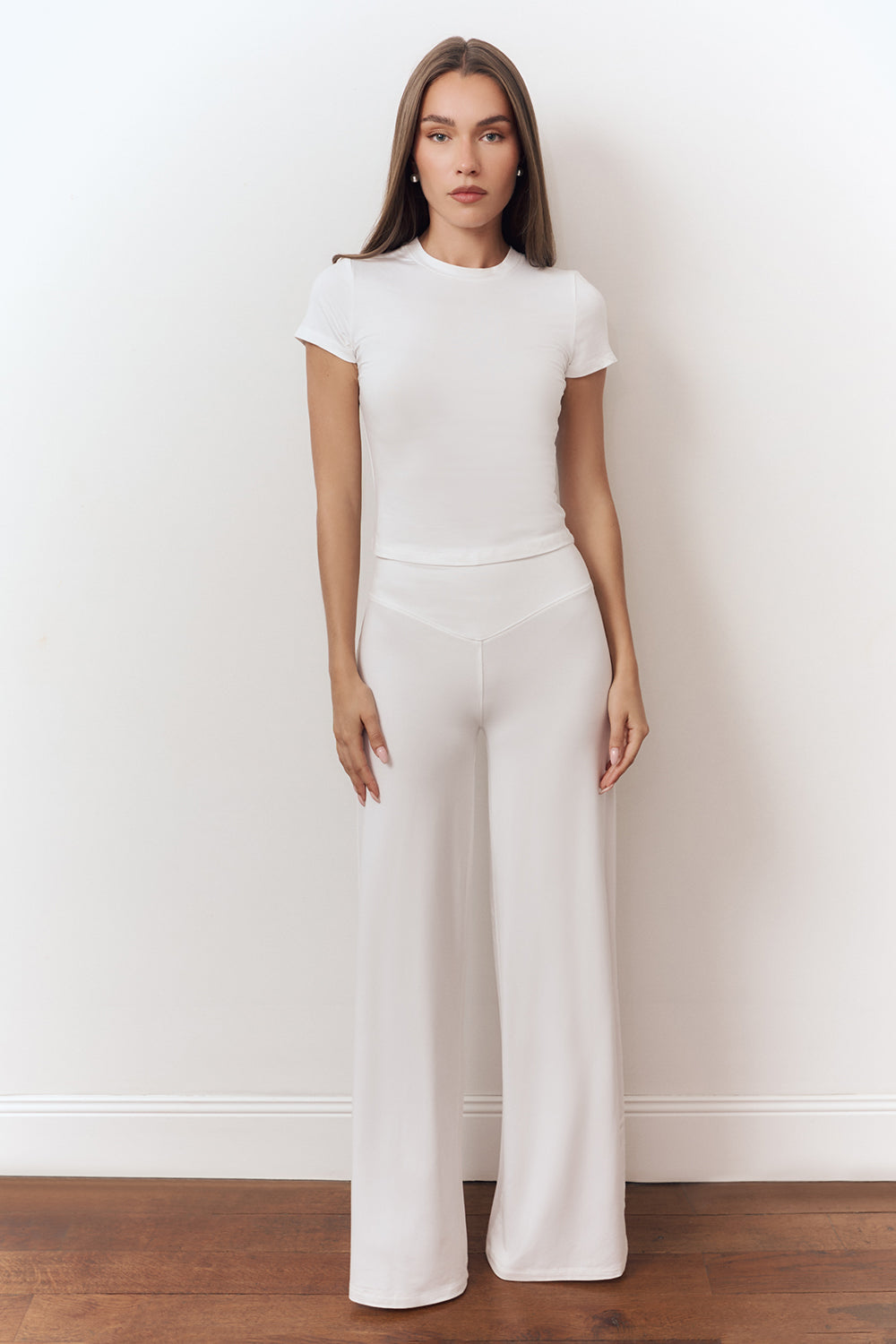 Cream bamboo pants women V shaped waistband smooth front - UNIX | بنطلون بامبو كريمي نسائي بحزام على شكل V وواجهة أمامية ناعمة - UNIX