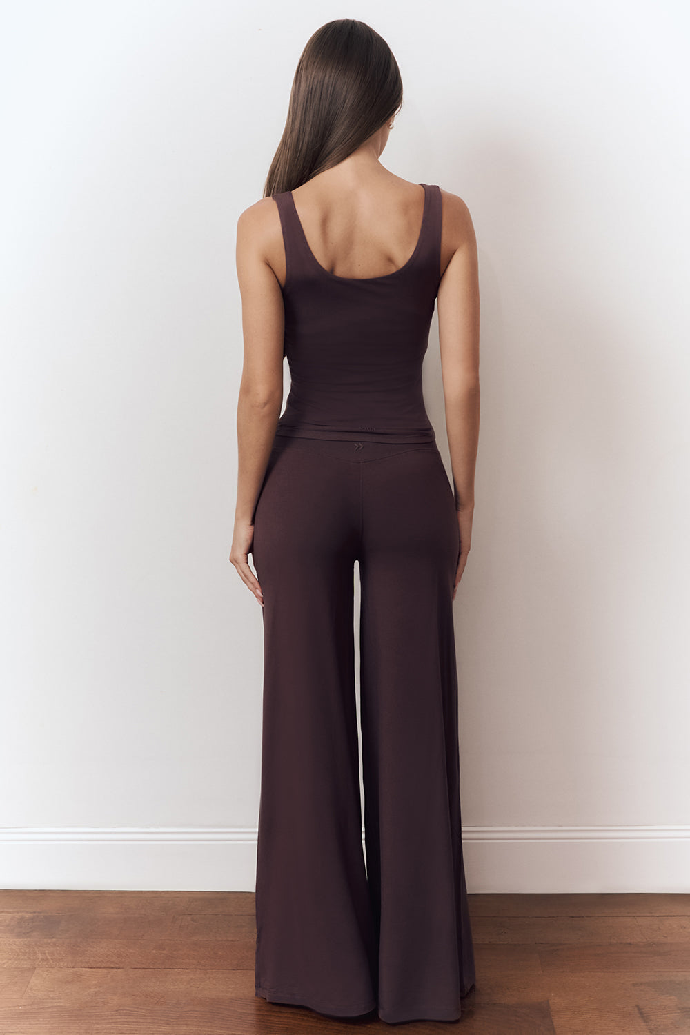 Bamboo 3 piece set women styled for lounging travel and light activity - UNIX | طقم بامبو ٣ قطع نسائي بإطلالة للاسترخاء والسفر والأنشطة الخفيفة - UNIX