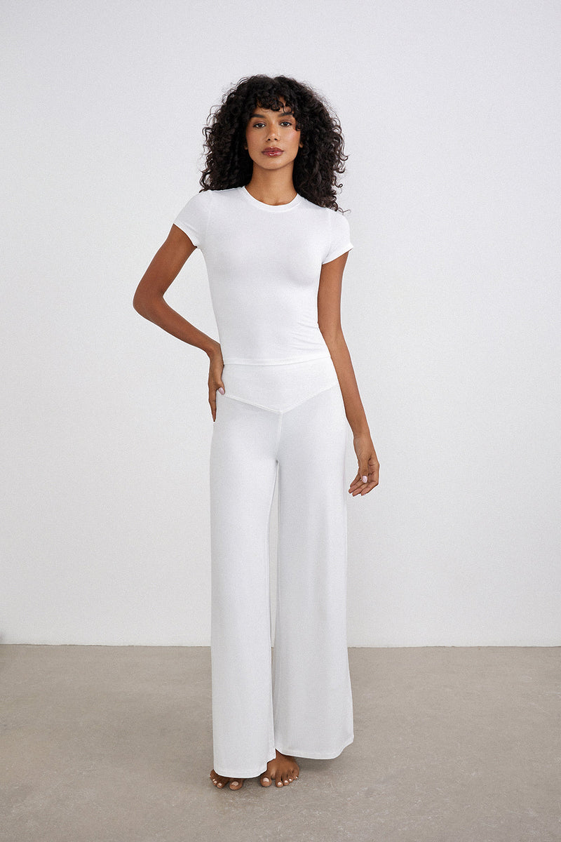 Cream bamboo tee women clean lines everyday basic - UNIX | تيشيرت بامبو كريمي نسائي بخطوط نظيفة قطعة أساسية يومية - UNIX