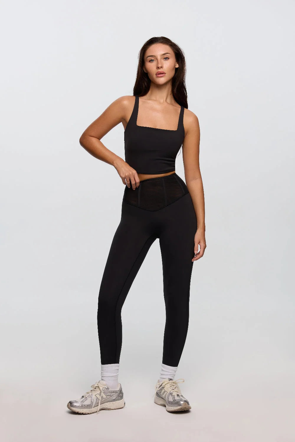 Black sculpting leggings women back view mesh waistband detail - UNIX | ليقنز نحت الجسم أسود نسائي من الخلف تفاصيل حزام خصر بميش أنيق - UNIX