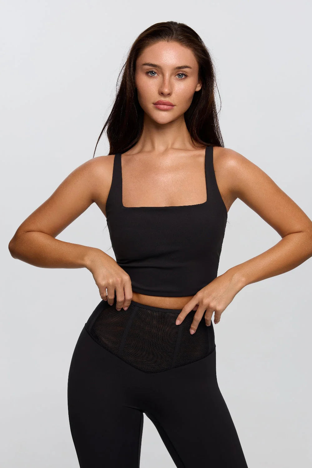 Black core control set side view women premium activewear - UNIX | طقم كور كنترول أسود نسائي من الجانب أكتيف وير فاخر - UNIX