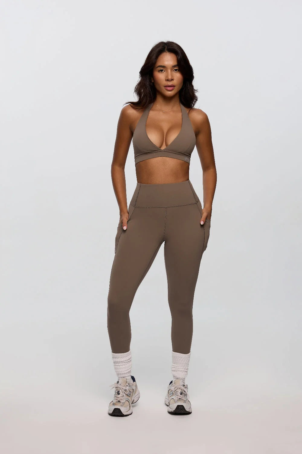 Toffee bra top women back view strappy detail elegant fit - UNIX | توب برا توفي نسائي من الخلف بتفاصيل حمالات أنيقة وراقية - UNIX