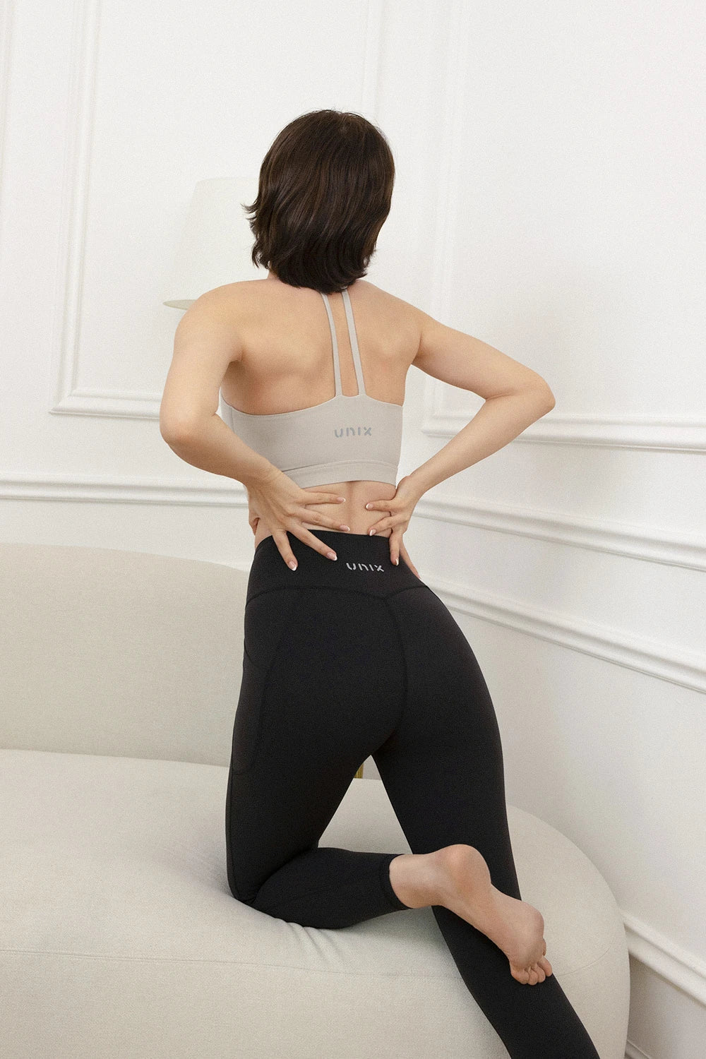 Curve Enhance pocket leggings women black - UNIX | تايت رياضي نسائي أسود بجيوب جانبية — ليقنز Curve Enhance من UNIX