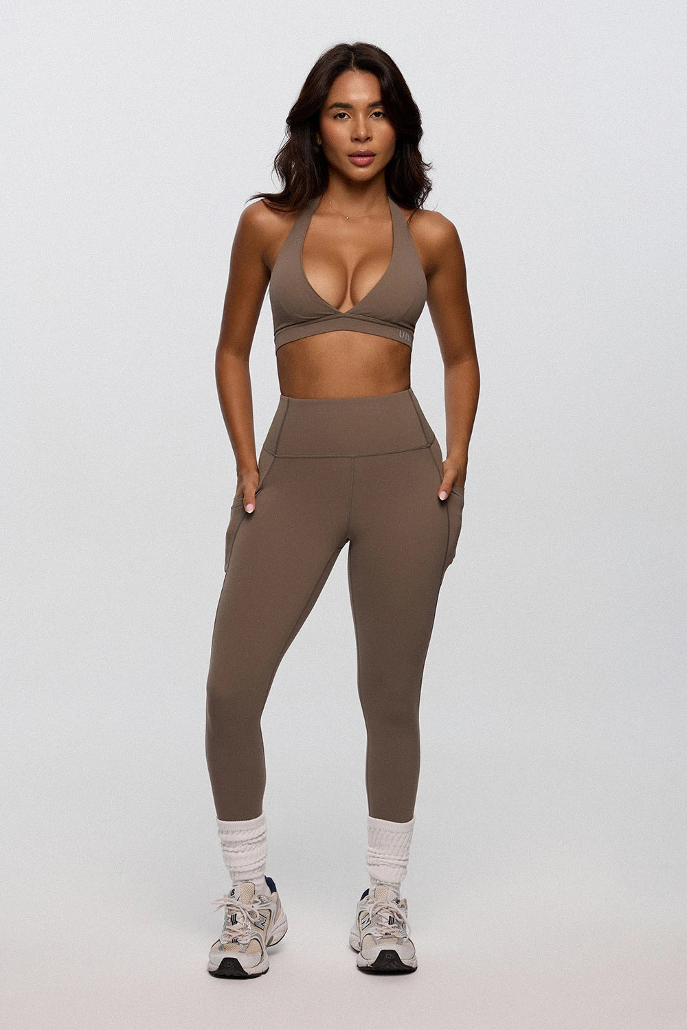 Curve Enhance set women toffee back view - UNIX | طقم رياضي توفي نسائي من الخلف بقصة تدعم الجسم — UNIX