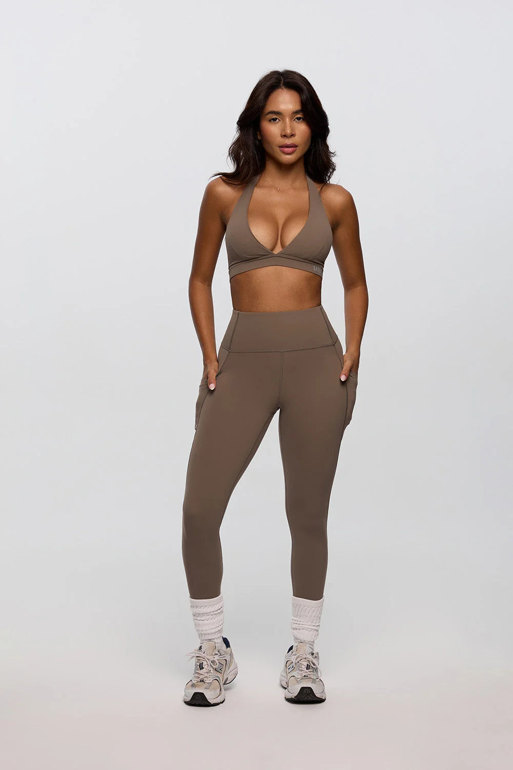 Toffee curve enhance set women halter bra and leggings activewear - UNIX | طقم كيرف إنهانس توفي نسائي توب برا حلتر وليجنز أكتيف وير - UNIX