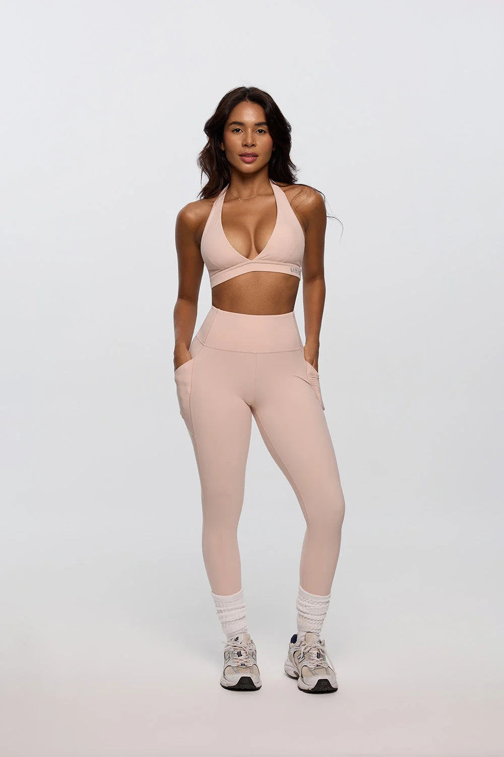 Whip pink curve enhance set women bra and leggings feminine - UNIX | طقم كيرف إنهانس بينك نسائي توب برا وليجنز بتصميم أنثوي - UNIX