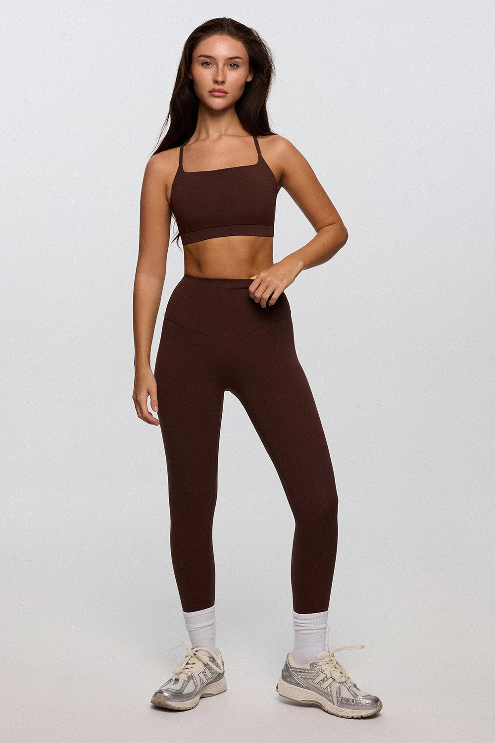 Sculpting set women chocolate back view - UNIX | طقم رياضي بني نسائي من الخلف بقصة تنحت الجسم — UNIX
