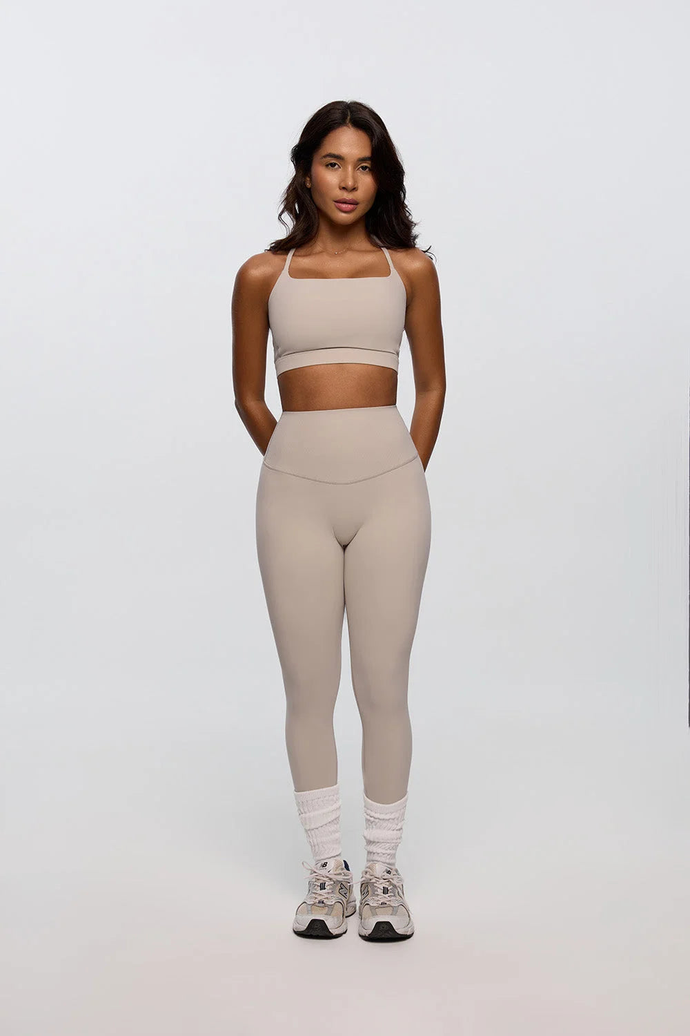 Vanilla cream sculpting set women bra top and leggings activewear - UNIX | طقم نحت الجسم بلون الفانيلا توب برا وليجنز للنساء أكتيف وير راقي - UNIX