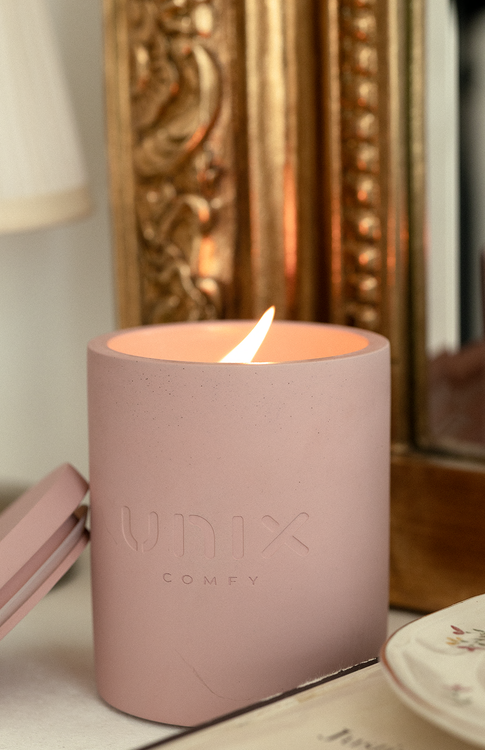 Sheer candle lit soft morning light floral notes - UNIX | شمعة شير مشتعلة بضوء الصباح الناعم ولمسات زهرية - UNIX