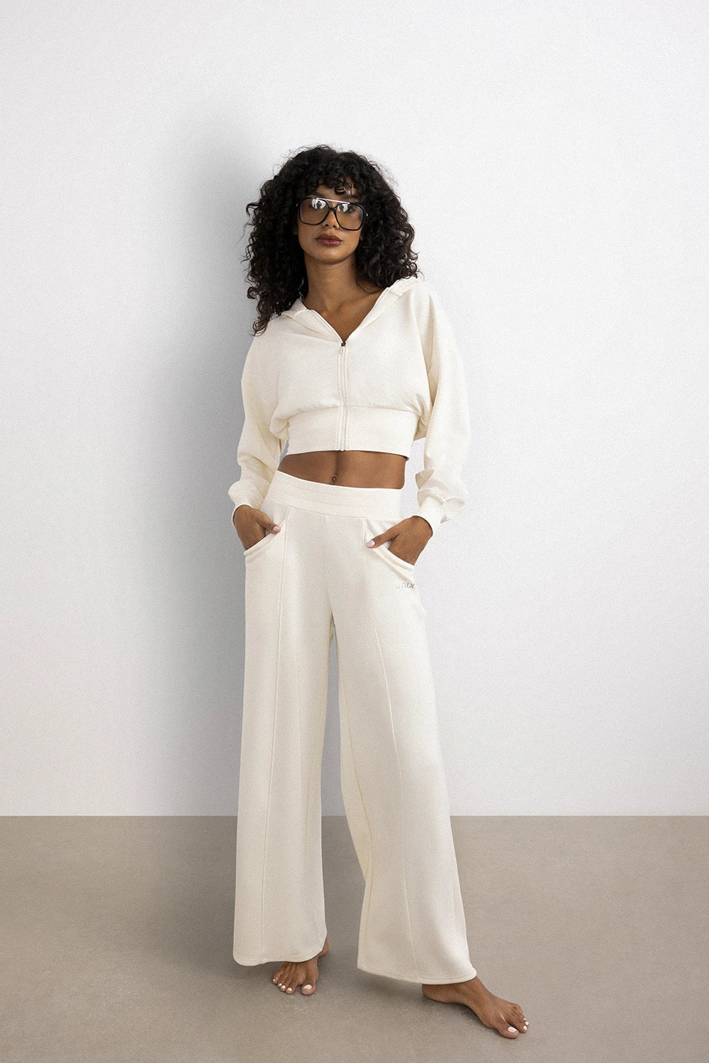 Waist Tone wide leg pants women off-white high waist - UNIX | بنطلون أوف وايت نسائي بخصر عالي يشد الوسط — UNIX