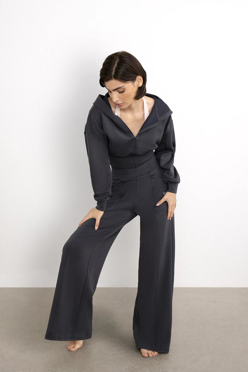 Waist Tone set women grey back view - UNIX | طقم رياضي رمادي نسائي من الخلف — UNIX